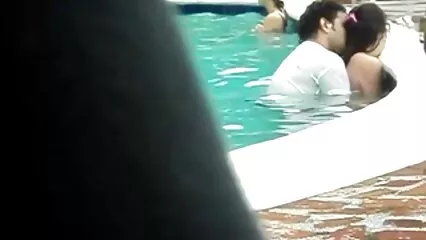 La film porno anziane italiane ragazza ha chiamato un compagno di classe.