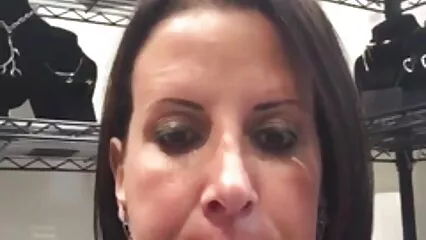 Copulazione con il capo. video anziane gratis