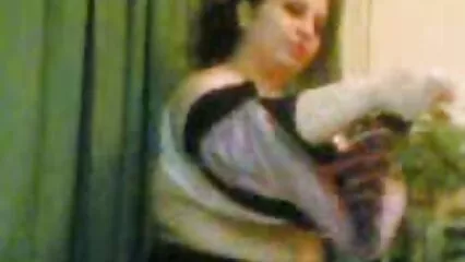 Spingi il bambino film porno con anziane in anale.