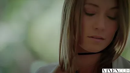 Esamina attraverso video porno di persone anziane l'obiettivo.