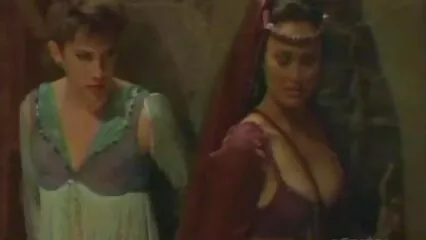 Erotismo pornostar anziane di Lizzy Ryan.