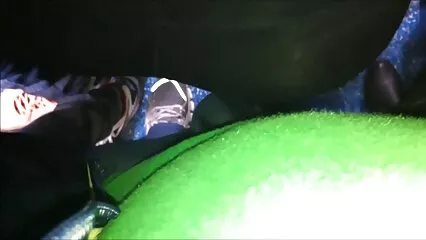 Gli afroamericani stanno demolendo la porcone anziane capanna di Adrian.