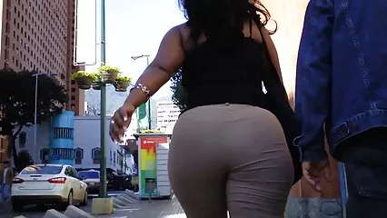 Cinna ha una grave anziane xxx incontinenza urinaria.