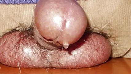 Fornica video amatoriali anziane con le mani sulla vagina.