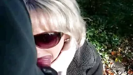 La film porno anziane gratis maga ha fatto accendere la telecamera al ragazzo prima del sesso.