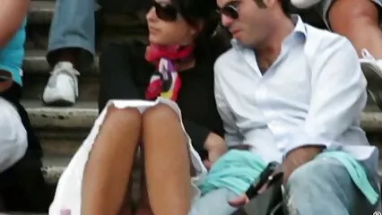 Le guglie attorcigliate film porno gratis di donne anziane nella foresta.