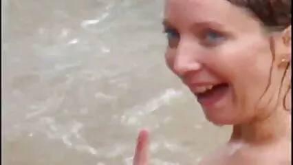 Ho messo la mia video amatoriali anziane mano nella figa di un pervertito maturo.