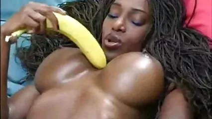 La sorella della moglie volgare, vecchie troie anziane Karma, ha messo la sua fica sul cazzo di Marcus Dupree