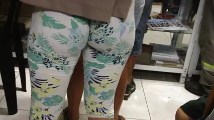 I transessuali hanno anziane porcone organizzato un'orgia.