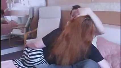 Ho video porno di anziane scopato l'addetto alla reception.